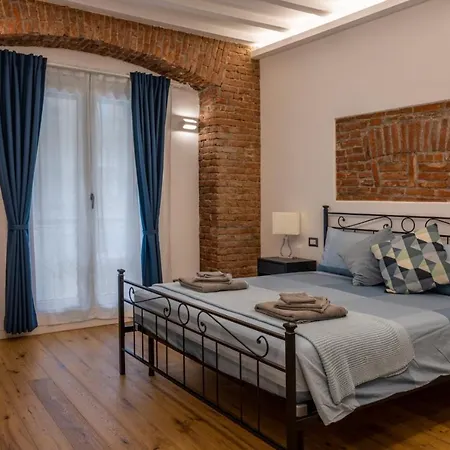 Luxury Apartment In Milan Center-2